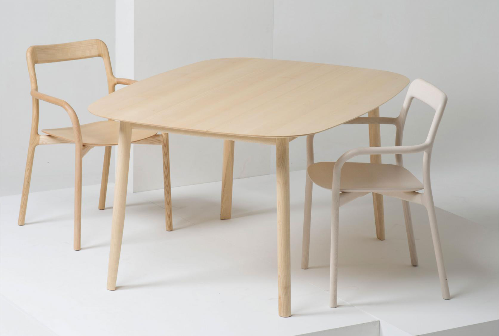 开云（中国） - 桌几|餐桌|办公家具|设计师家具|布兰卡餐桌